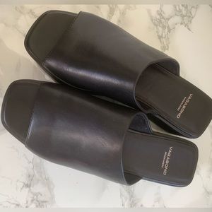Vagabond Shoemakers leather slides. Size 37/ US 7